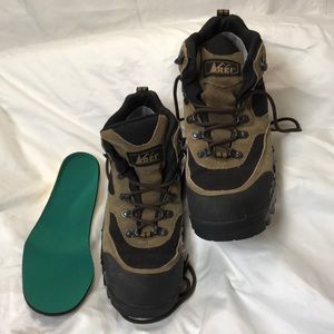 REI.  Size 9.5.  Monarch GTX Merrell boots.